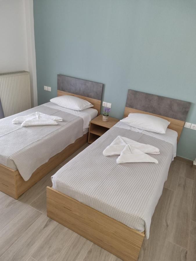 Chriselia Apartment Nea Roda Bagian luar foto