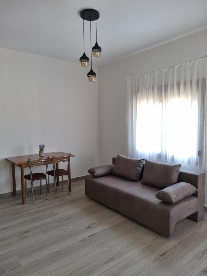 Chriselia Apartment Nea Roda Bagian luar foto