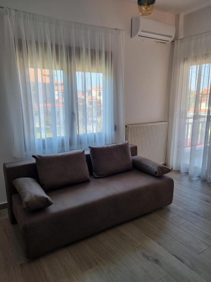 Chriselia Apartment Nea Roda Bagian luar foto