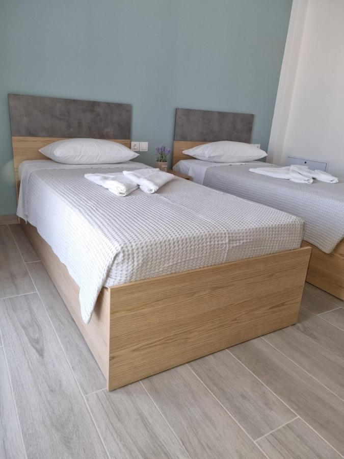 Chriselia Apartment Nea Roda Bagian luar foto
