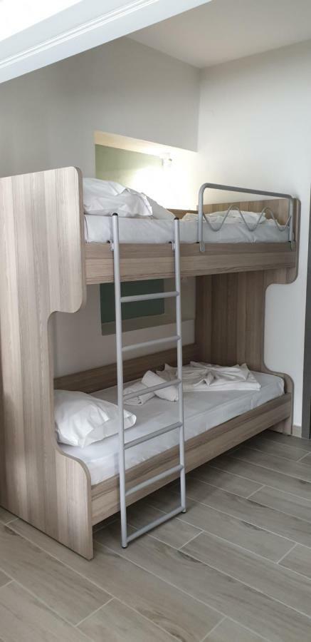 Chriselia Apartment Nea Roda Bagian luar foto