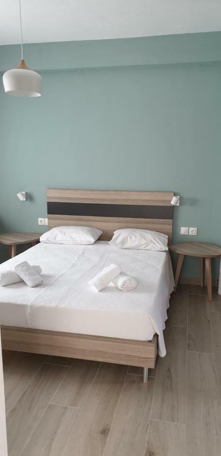 Chriselia Apartment Nea Roda Bagian luar foto