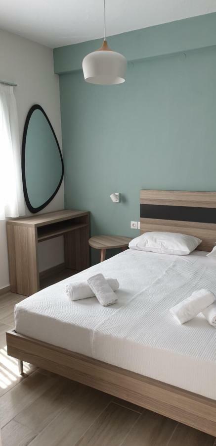 Chriselia Apartment Nea Roda Bagian luar foto