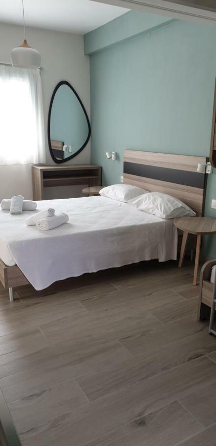 Chriselia Apartment Nea Roda Bagian luar foto